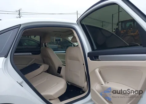 2019 Volkswagen Passat 2.0T Wolfsburg Edition z USA, uszkodzony, nr VIN 1VWLA7A39KC007538